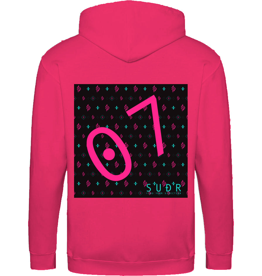 SUÐR FIND 07 Zoodie in Hot Pink – Rückansicht mit 07-Print