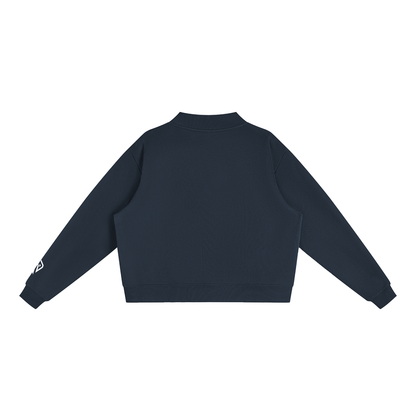 SUÐR Mock-Neck Sweatshirt – Sweatshirt in Navy Blue, Rückseite ohne Druck, Emblem am Ärmel