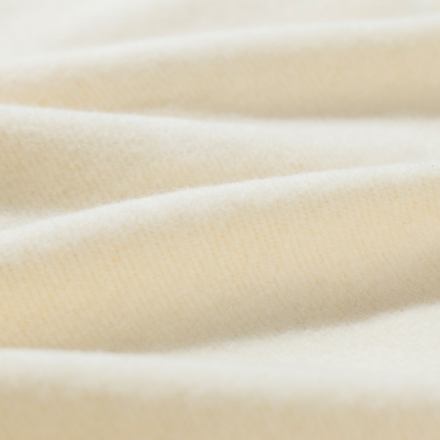 SUÐR Warm Hoodie 380g – Gebürstetes Baumwoll-Fleece, Detailaufnahme