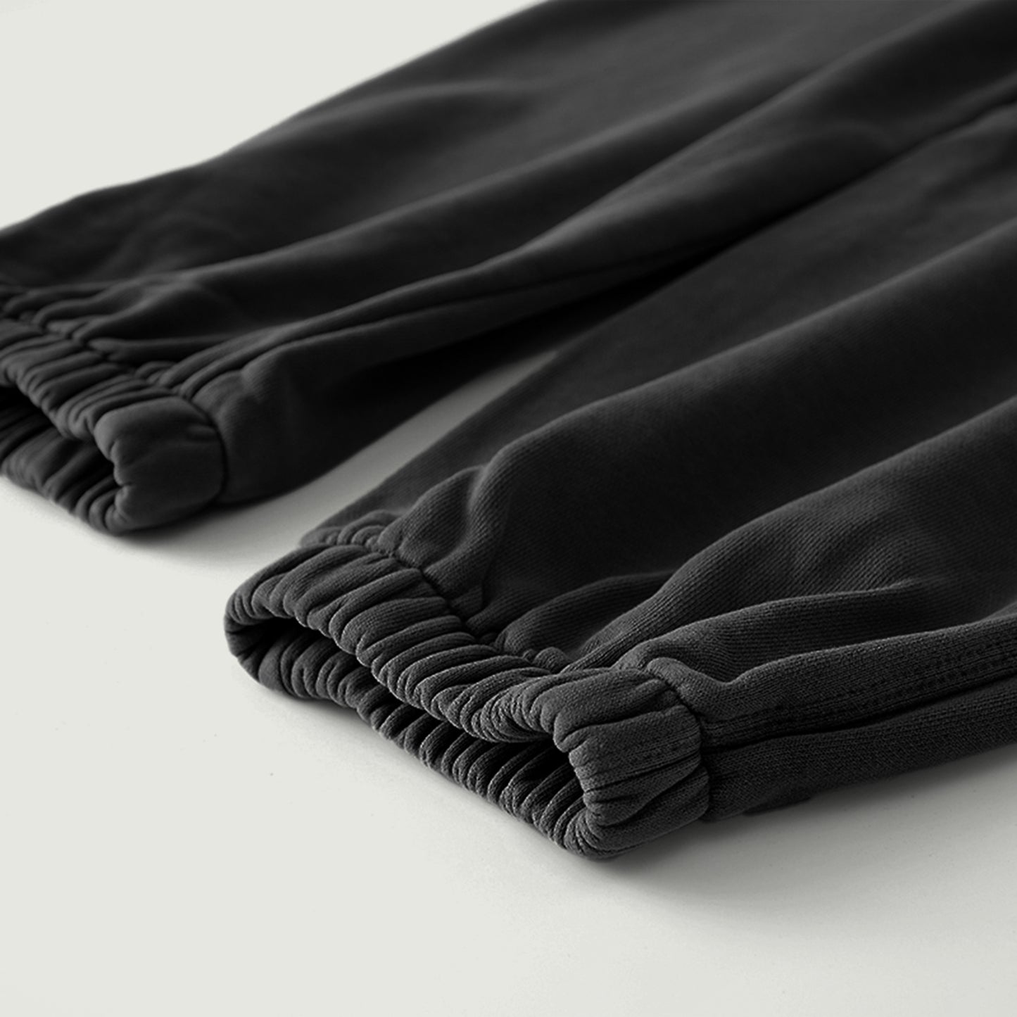 SUÐR Baggy Jogger Baumwolle – Elastischer Beinabschluss