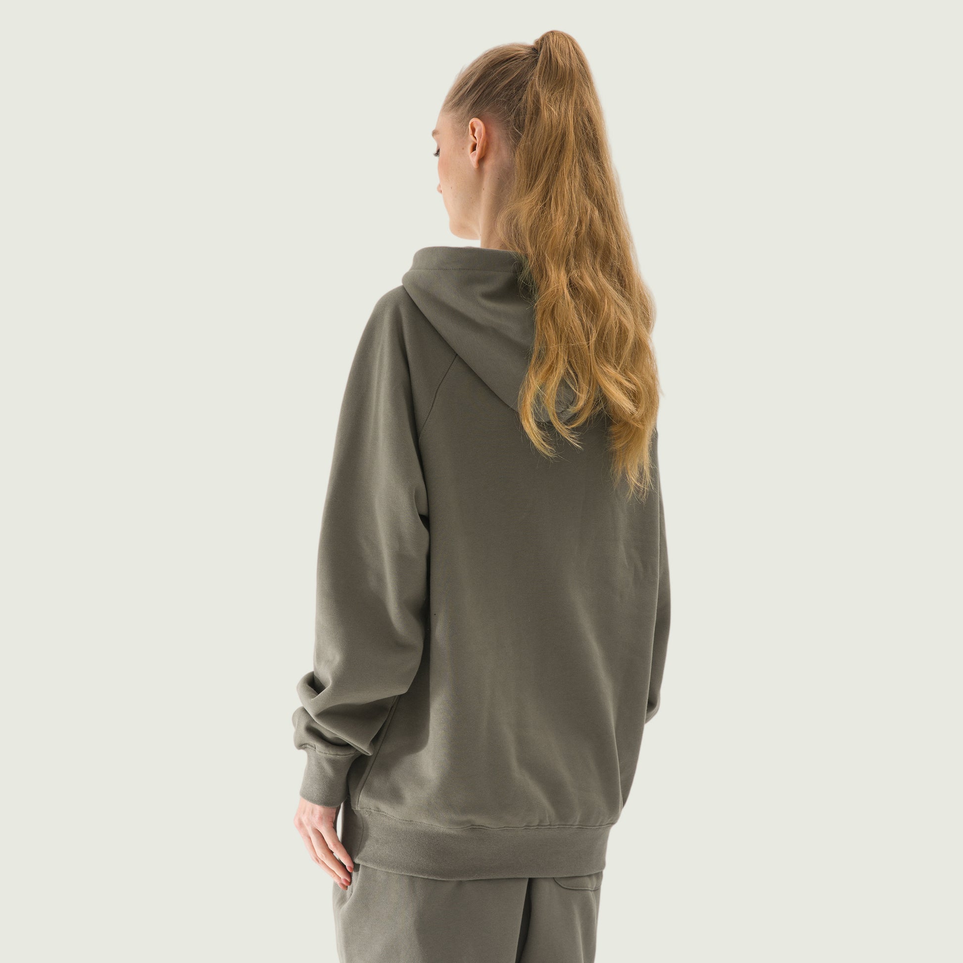 SUÐR Warm Hoodie 380g – Gebürstetes Baumwoll-Fleece, Detailaufnahme