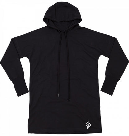SUÐR FIND Hoodie Dress in Schwarz – Vorderansicht mit Emblem am Saum