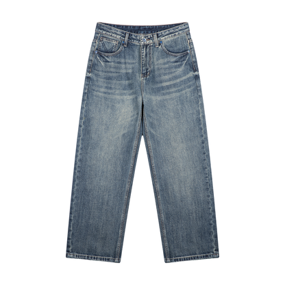 SUÐR Denim Loose Straight – Jeans in mittelblauer Vintage-Waschung, lockerer gerader Schnitt, Vorderansicht