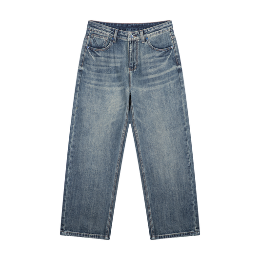 SUÐR Denim Loose Straight – Jeans in mittelblauer Vintage-Waschung, lockerer gerader Schnitt, Vorderansicht