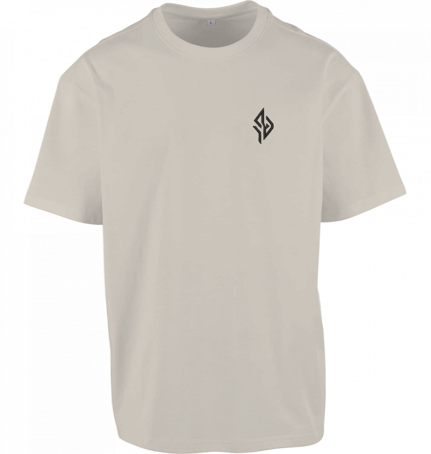SUÐR FIND Wayfinder Tee in Sand – Vorderseite mit gesticktem SUÐR-Monogramm auf der Brust