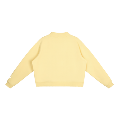 SUÐR Mock-Neck Sweatshirt – Sweatshirt in Yellow, Rückseite ohne Druck, Emblem am Ärmel