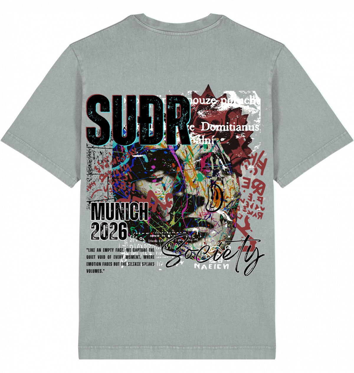 VESTR SOCIETY – Garment Dyed Tee in Misty Grey, Collage-Backprint „SUÐR Munich 2026 Society“