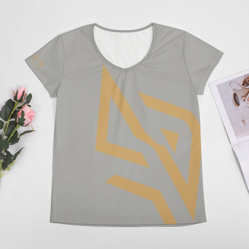 SUÐR Signature V-Neck Tee Damen – viele Farben – V-Neck Tee mit SUÐR-Emblem in Gold