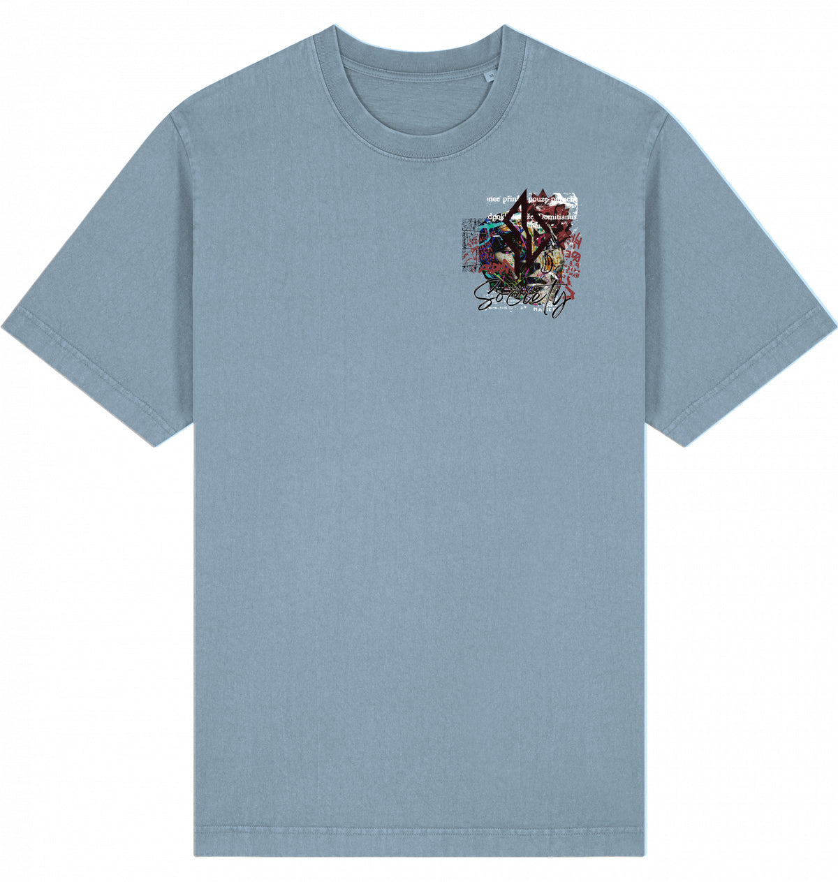 VESTR SOCIETY – Garment Dyed Tee in Blue Grey, kleine Collage auf der Brust von SUÐR