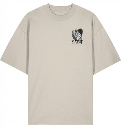 VESTR SAINT – Oversized Tee in Cream, kleines SAINT-Zeichen auf der Brust von SUÐR