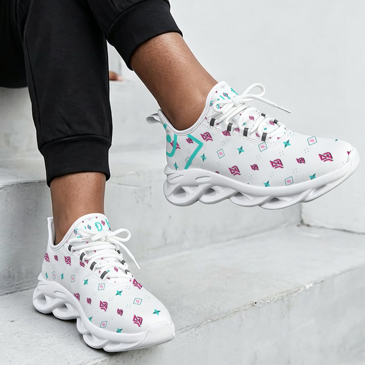 SUÐR Signature 07 Sneaker Damen – Weiß/Pink-Türkis