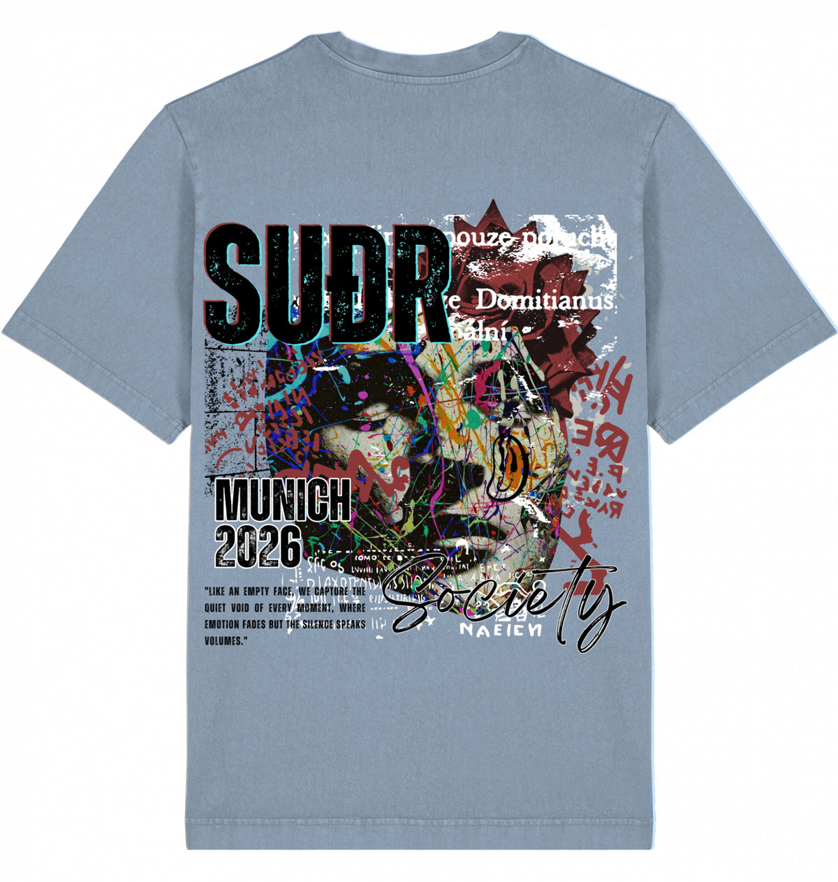 VESTR SOCIETY – Garment Dyed Tee in Blue Stone, Collage-Backprint „SUÐR Munich 2026 Society“