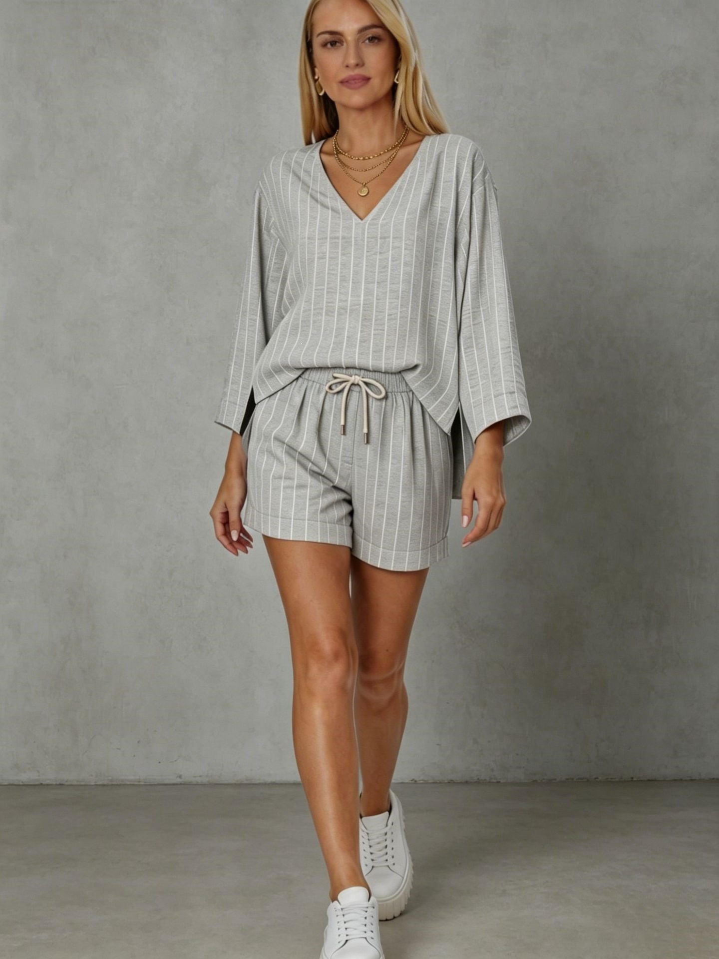 Loose V-neck long sleeved shorts striped set eprolo