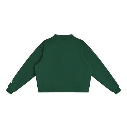 SUÐR Mock-Neck Sweatshirt – Sweatshirt in Blackish Green, Rückseite ohne Druck, Emblem am Ärmel