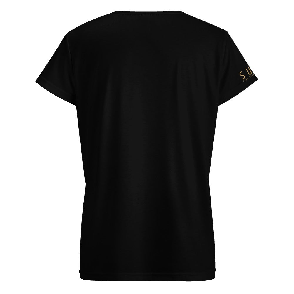SUÐR Signature V-Neck Tee Damen – viele Farben – V-Neck Tee mit SUÐR-Emblem in Gold