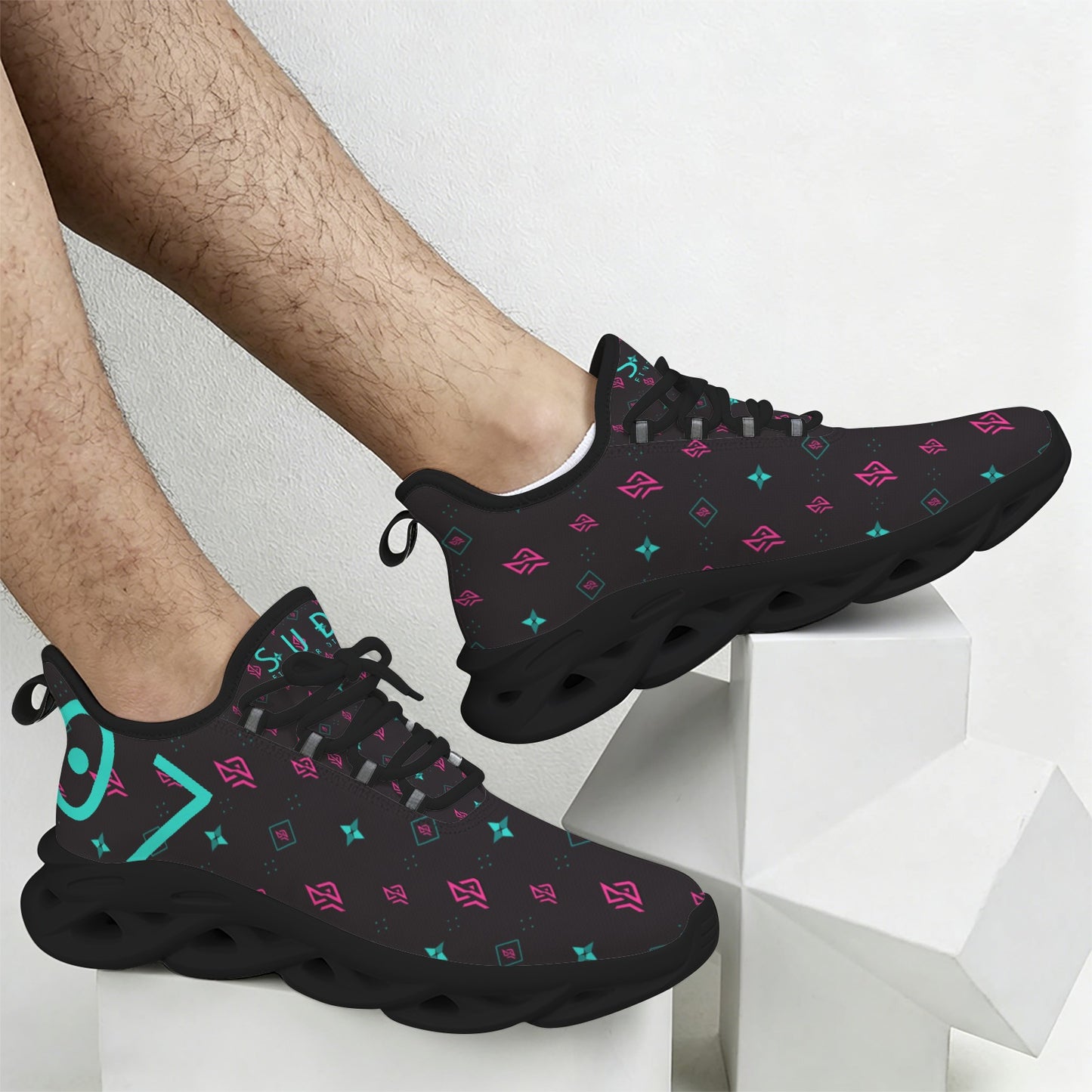 SUÐR Signature 07 Sneaker Herren – Schwarz/Pink-Türkis
