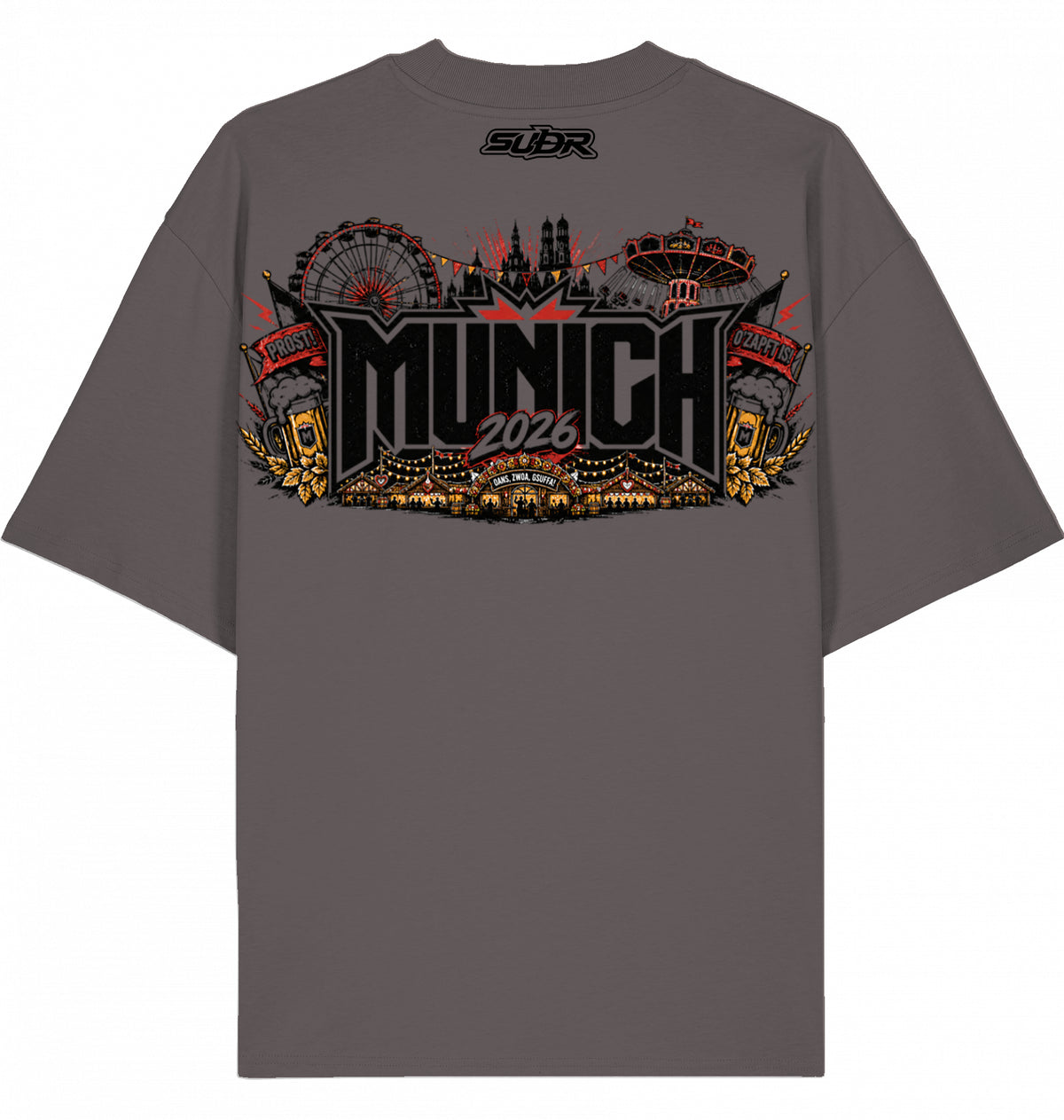 VESTR FEST 01 – MUNICH Oversized Tee in Mocha, Wiesn-Panorama mit 2026 auf dem Rücken, von SUÐR