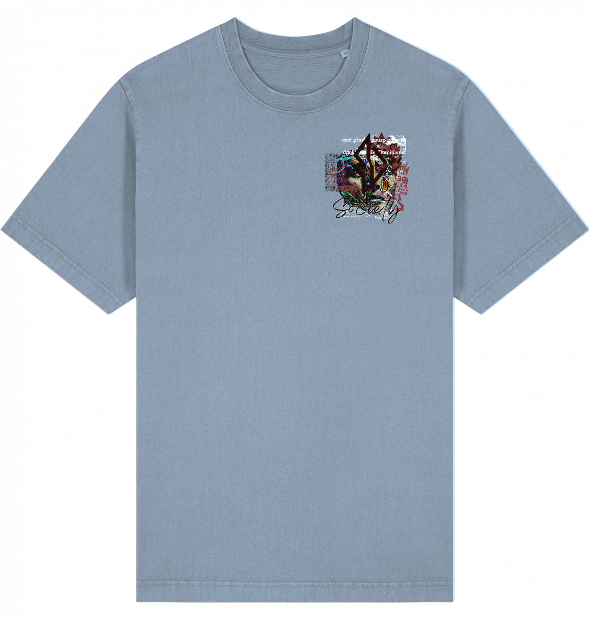 VESTR SOCIETY – Garment Dyed Tee in Blue Stone, kleine Collage auf der Brust von SUÐR