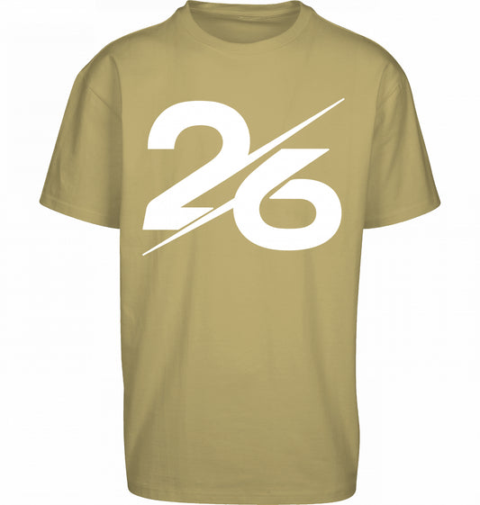 SUÐR FIND Heavy Oversize Tee in Pale Moss – Vorderansicht mit großer 26