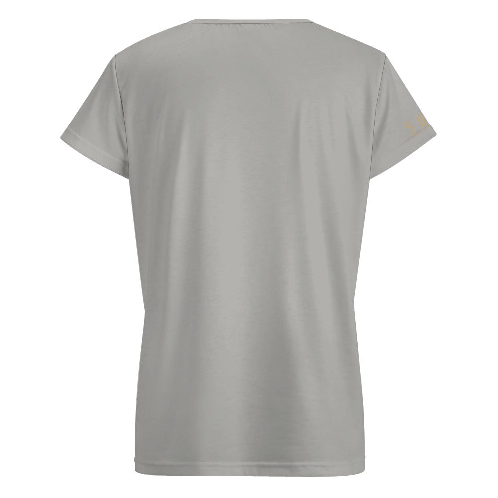 SUÐR Signature V-Neck Tee Damen – viele Farben – V-Neck Tee mit SUÐR-Emblem in Gold