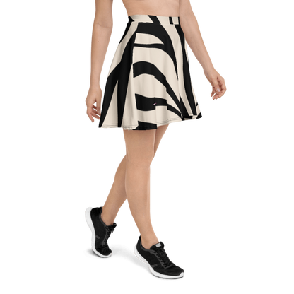 SUÐR-'26 Skater Skirt Zebra – ausgestellter Skater-Rock mit Streifen-Print in Schwarz und Creme