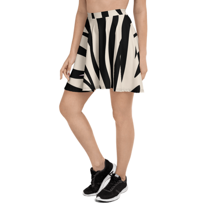 SUÐR-'26 Skater Skirt Zebra – ausgestellter Skater-Rock mit Streifen-Print in Schwarz und Creme