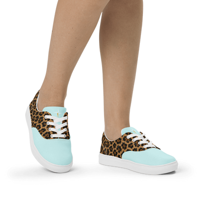 SUÐR-'26 Canvas Sneaker Leo Mint – Leo-Print Sneaker mit Mint-Kappe, weißer Sohle und weißen Senkeln