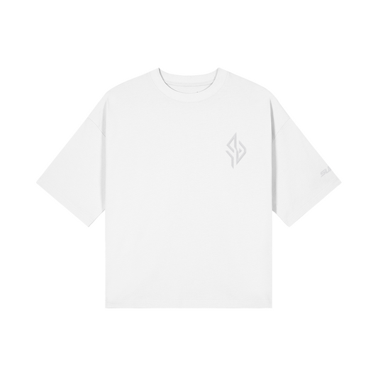 SUÐR Boxy Shirt White Labels – Boxy Fit Tee in Weiß, Vorderansicht