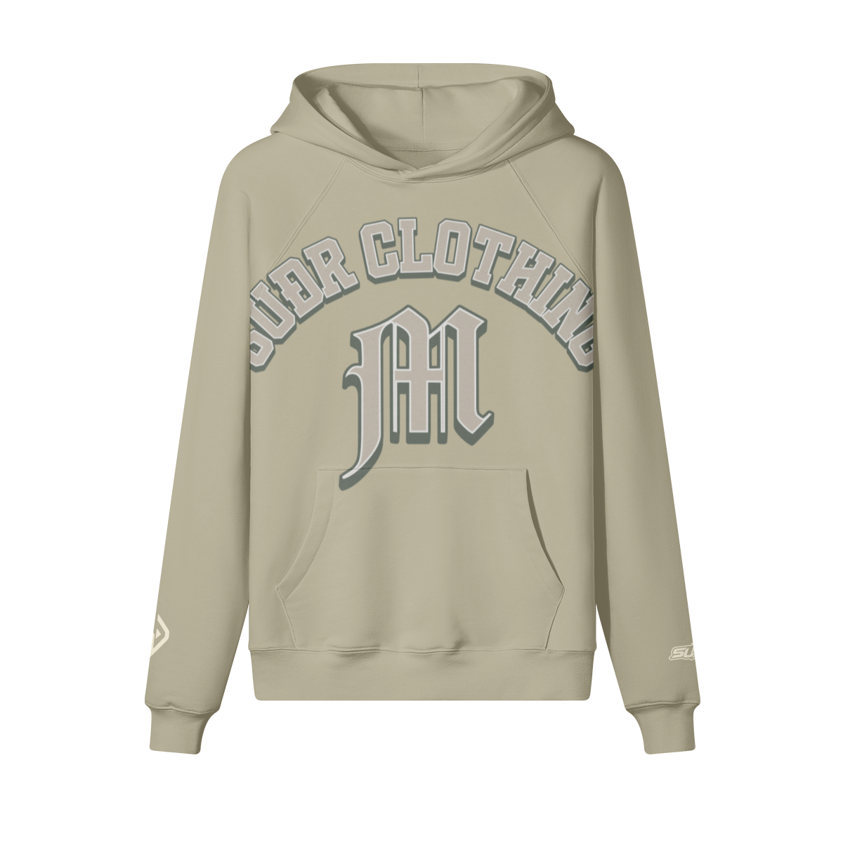 SUÐR M Hoodie – Hoodie in Camel, Vorderseite mit SUÐR CLOTHING im Bogen, darunter das M in Blackletter über der Kängurutasche, Emblem und SUÐR-Schriftzug auf den Ärmeln