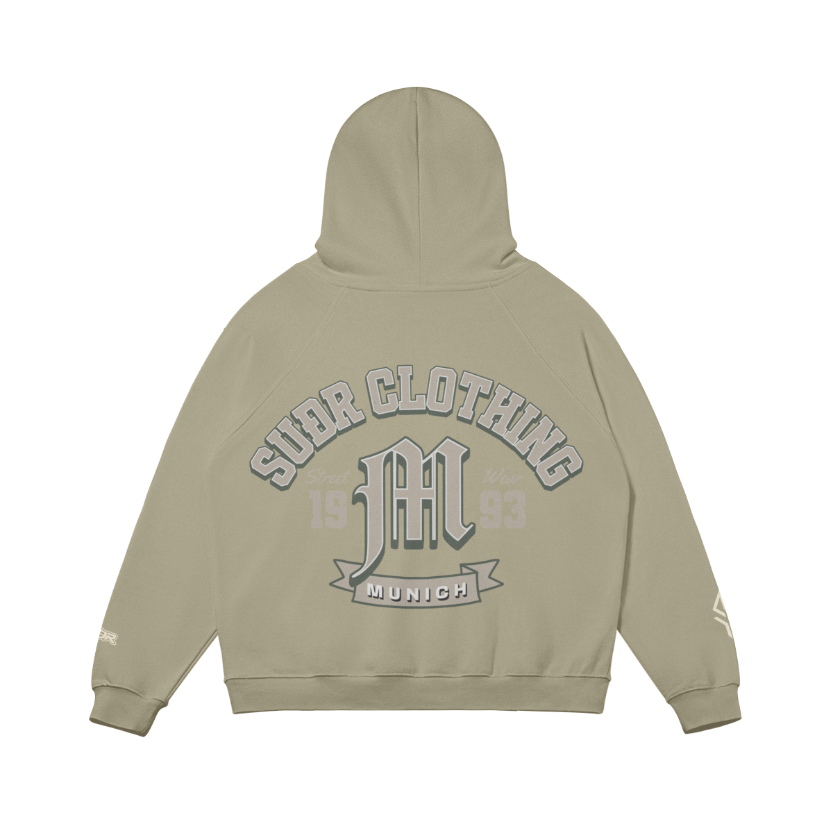 SUÐR M Hoodie – Hoodie in Camel, Rückseite mit SUÐR CLOTHING im Bogen, das M in Blackletter, dazu „Street Wear", „19 93" und das MUNICH-Banner, liegend