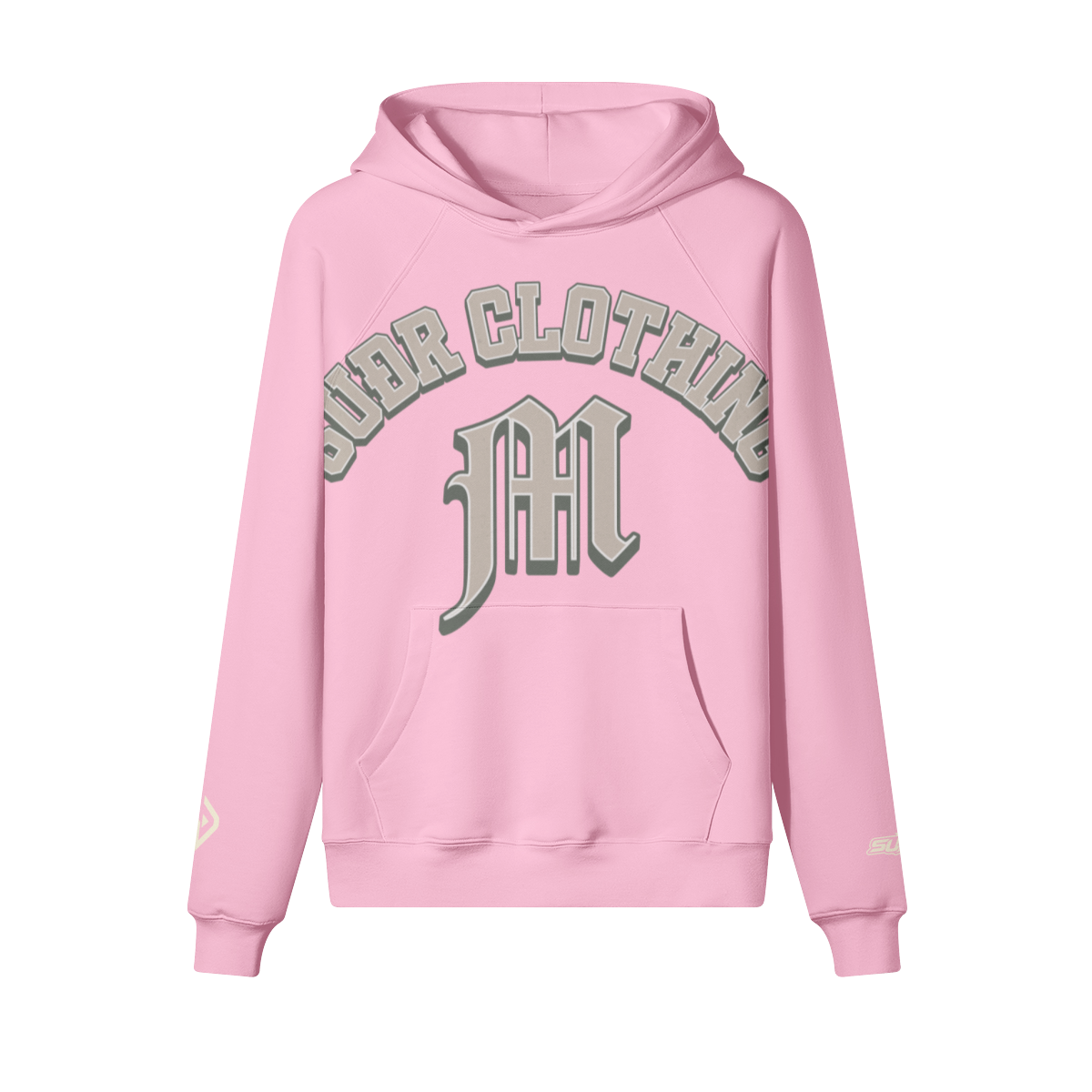 SUÐR M Hoodie – Hoodie in Pink, Vorderseite mit SUÐR CLOTHING im Bogen, darunter das M in Blackletter über der Kängurutasche, Emblem und SUÐR-Schriftzug auf den Ärmeln