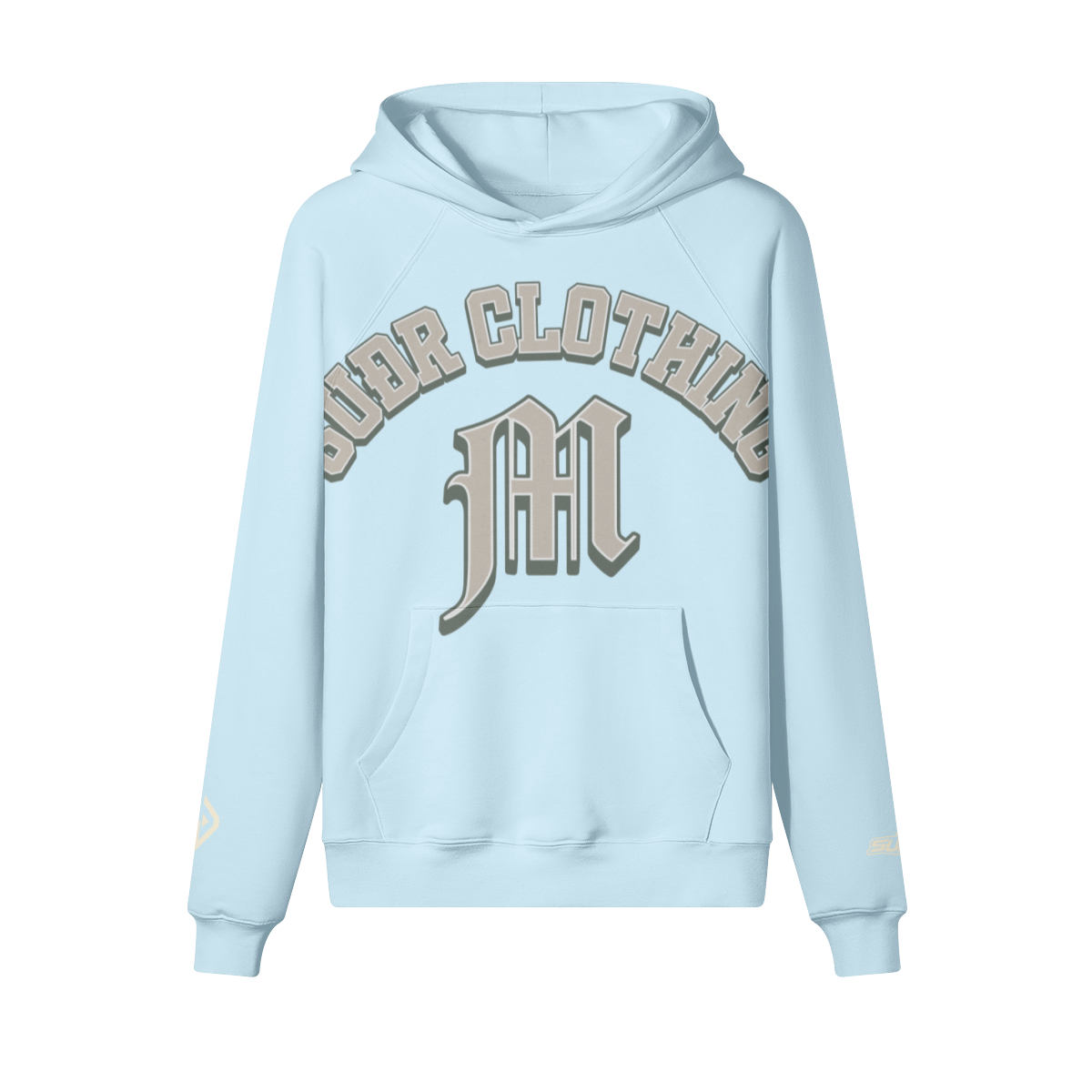 SUÐR M Hoodie – Hoodie in Light blue, Vorderseite mit SUÐR CLOTHING im Bogen, darunter das M in Blackletter über der Kängurutasche, Emblem und SUÐR-Schriftzug auf den Ärmeln